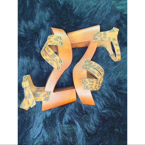 Madden Girl Platform Sandals - Picture 4 of 4